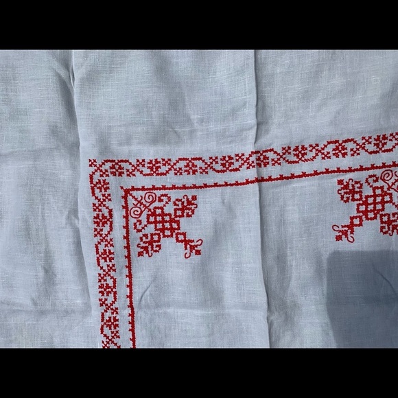 Table cloths - Picture 3 of 5